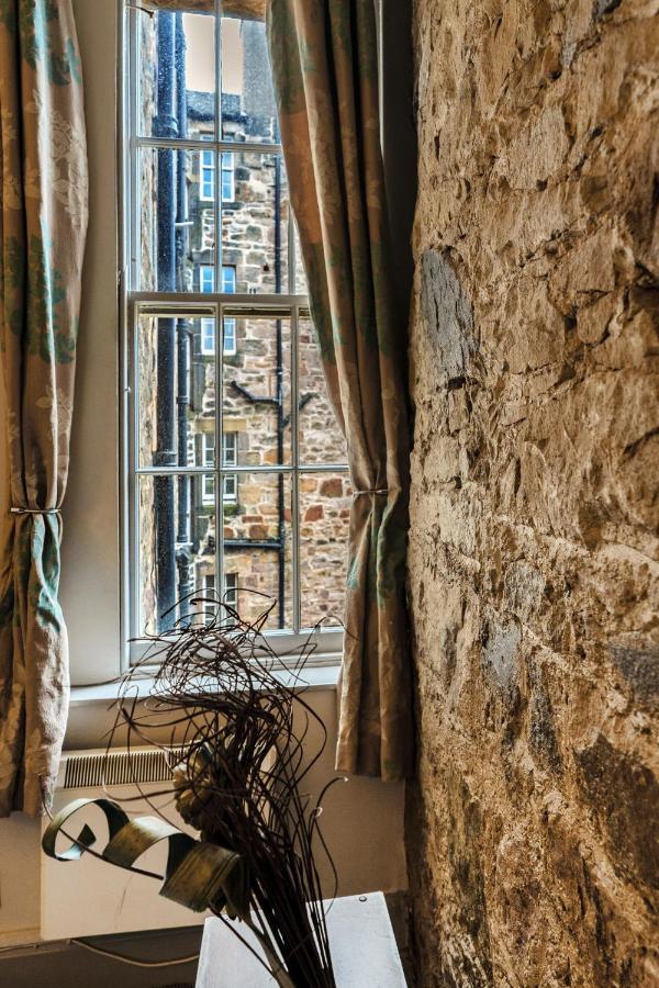 Unique 2 Bedroom Castle Suite Apartment - Near Edinburgh Castle & Royal Mile Exterior photo
